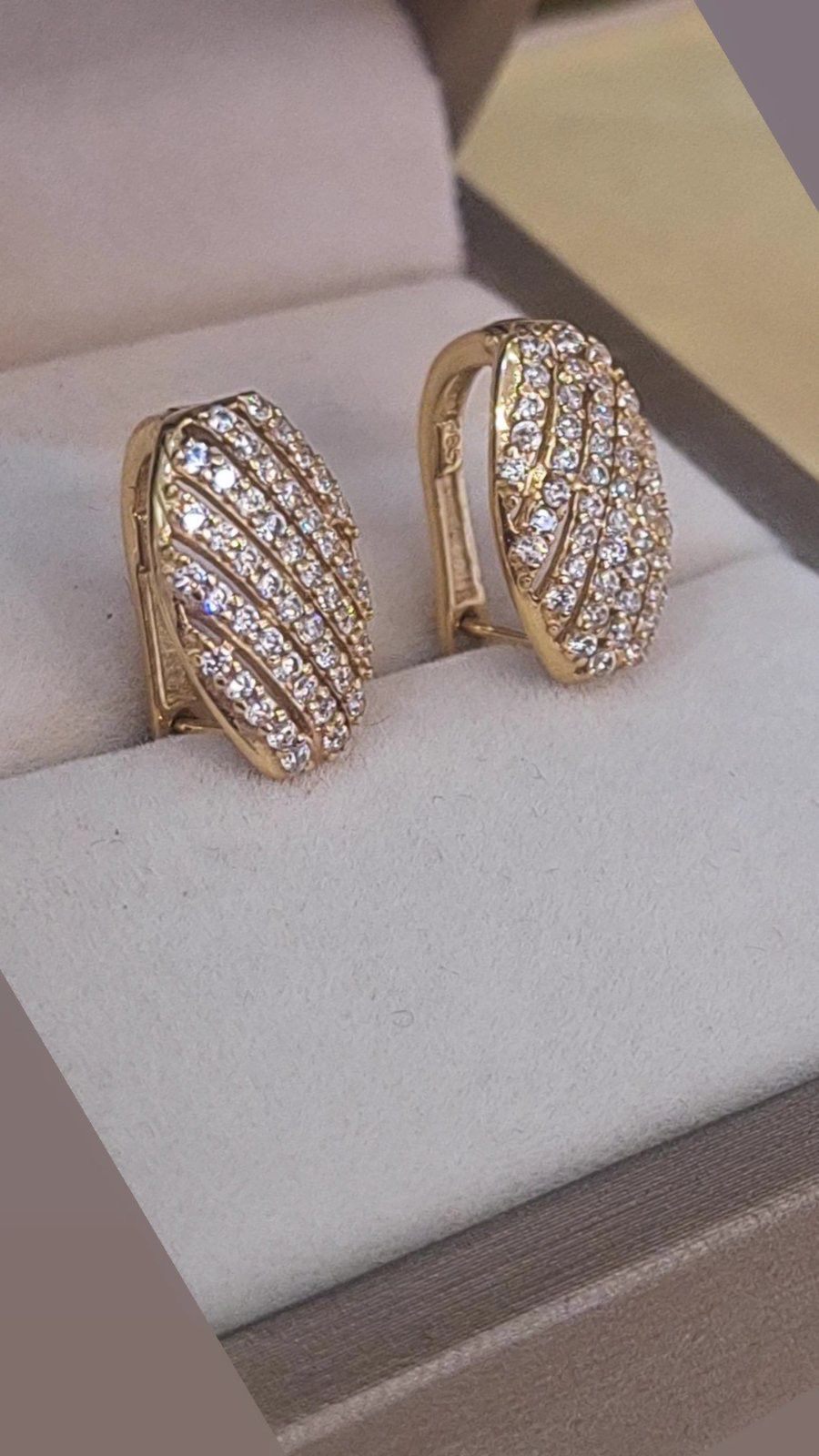 Zlatne ovalne minđuše