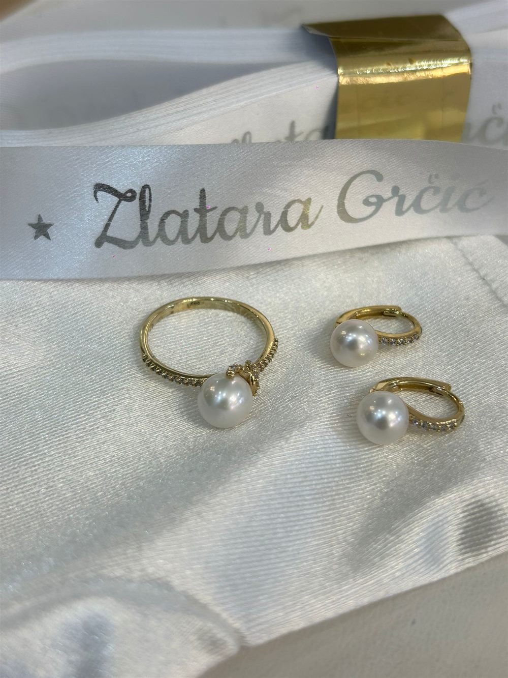 Set sa biserom prsten i minđuše