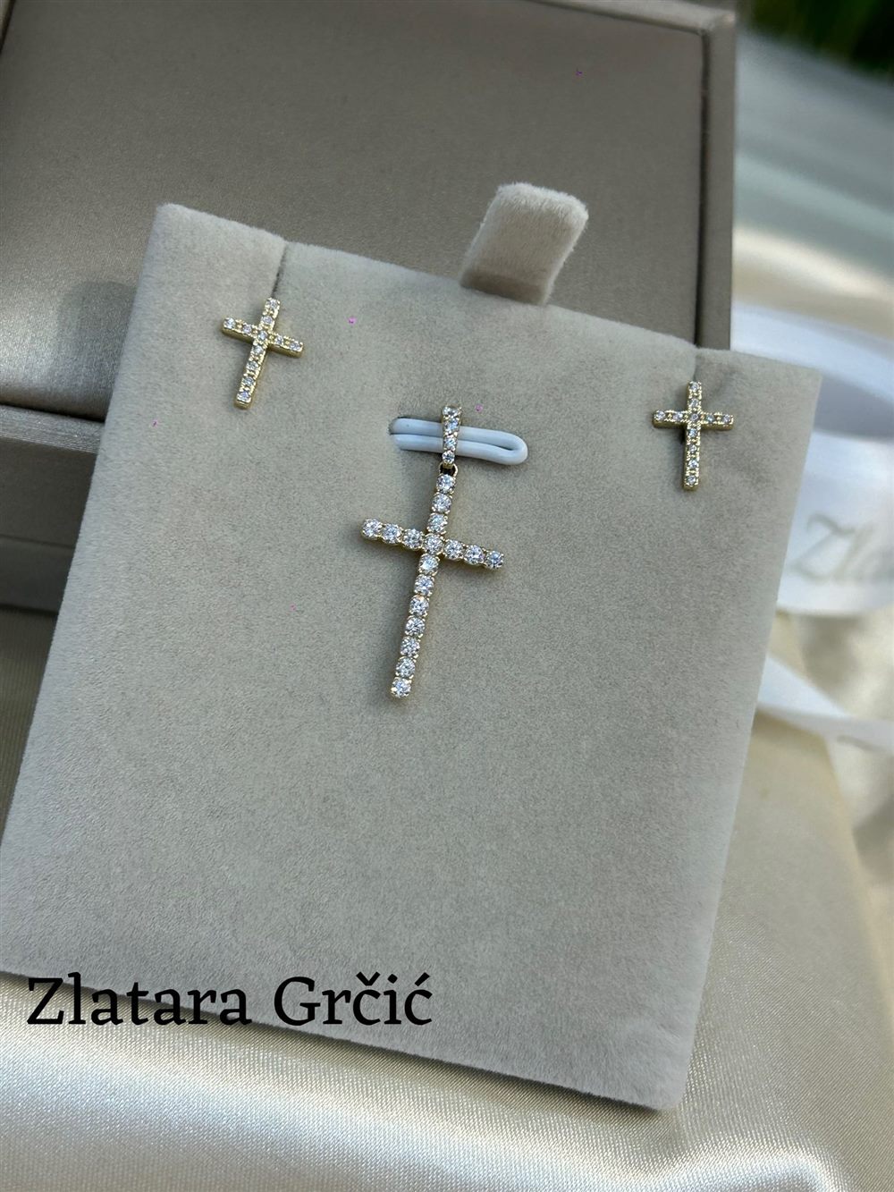 Zlatni krstovi sa cirkonima set