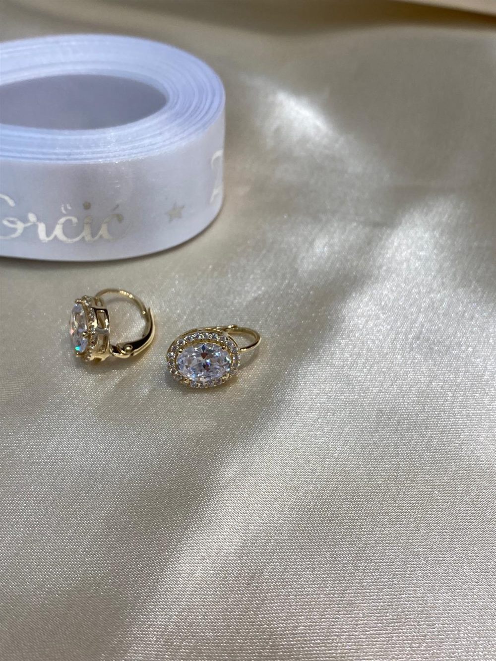 Zlatni set minđuše i prsten sa cirkonom